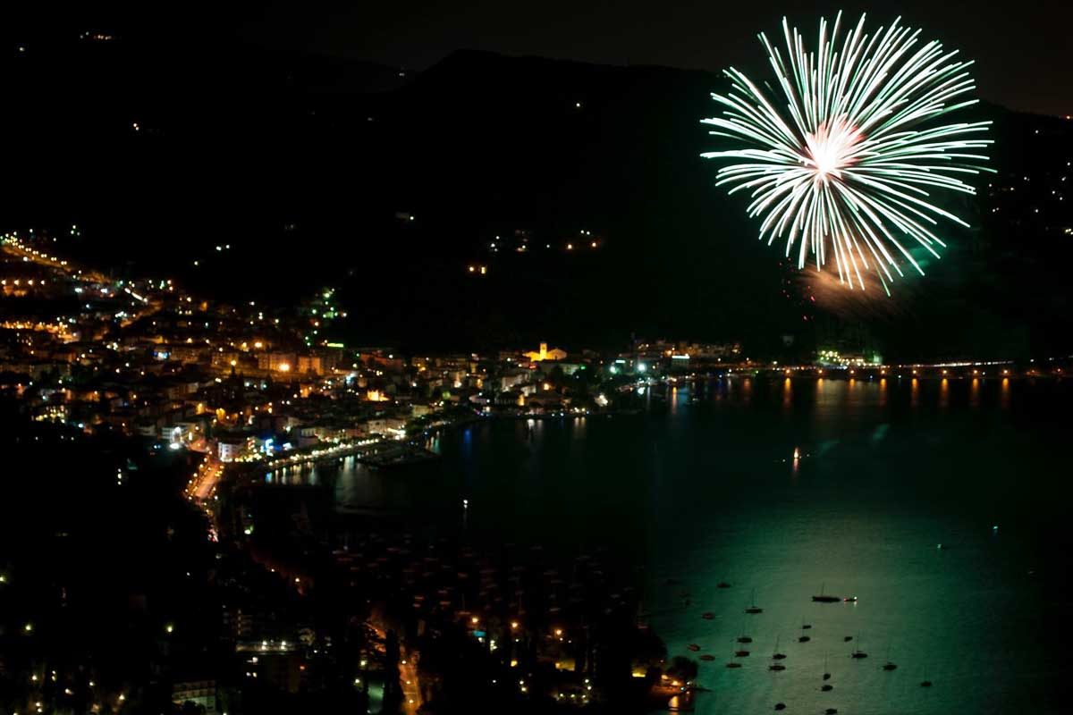 Fuochi d'artificio, agosto pirotecnico attorno al Garda - Gardapost