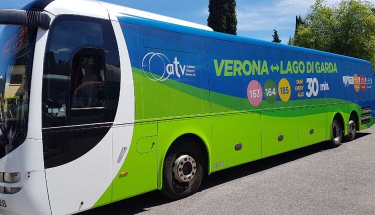 tourist bus lago di garda